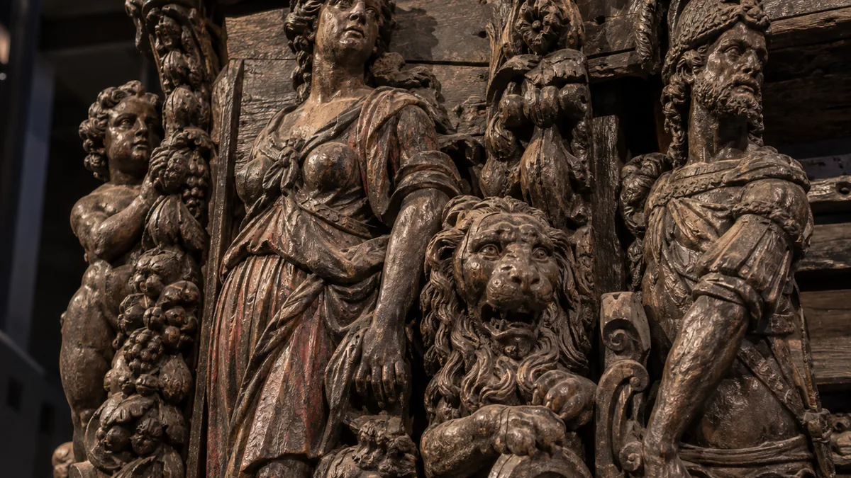 Sculptures en bois de la poupe du navire Vasa à Stockholm